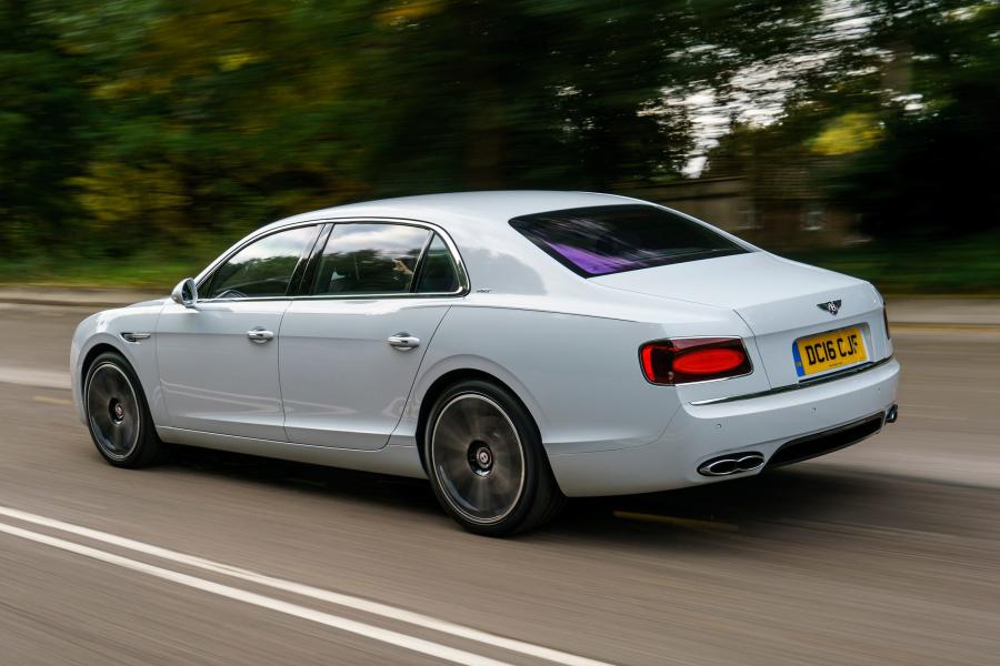  Bentley Flying Spur V8 S 2016 года  (UK) (фото 2 из 14)